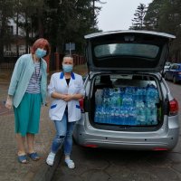 Zbiórka wody dla oddziałów COVID-owych